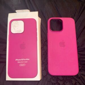 Apple Silicone Case for iPhone 16 Pro Max - Vibrant Pink